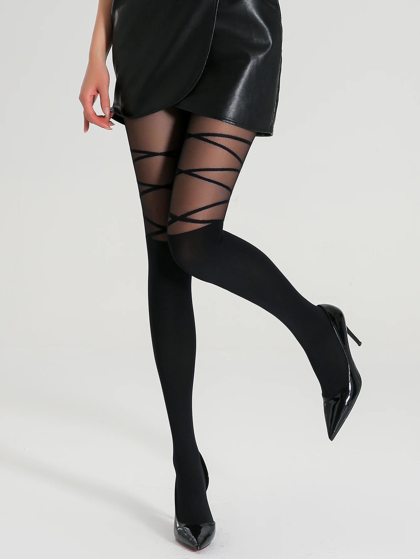 A pair of women's stylish striped pantyhose with thigh-strap high elastic translucent tights Secondary image