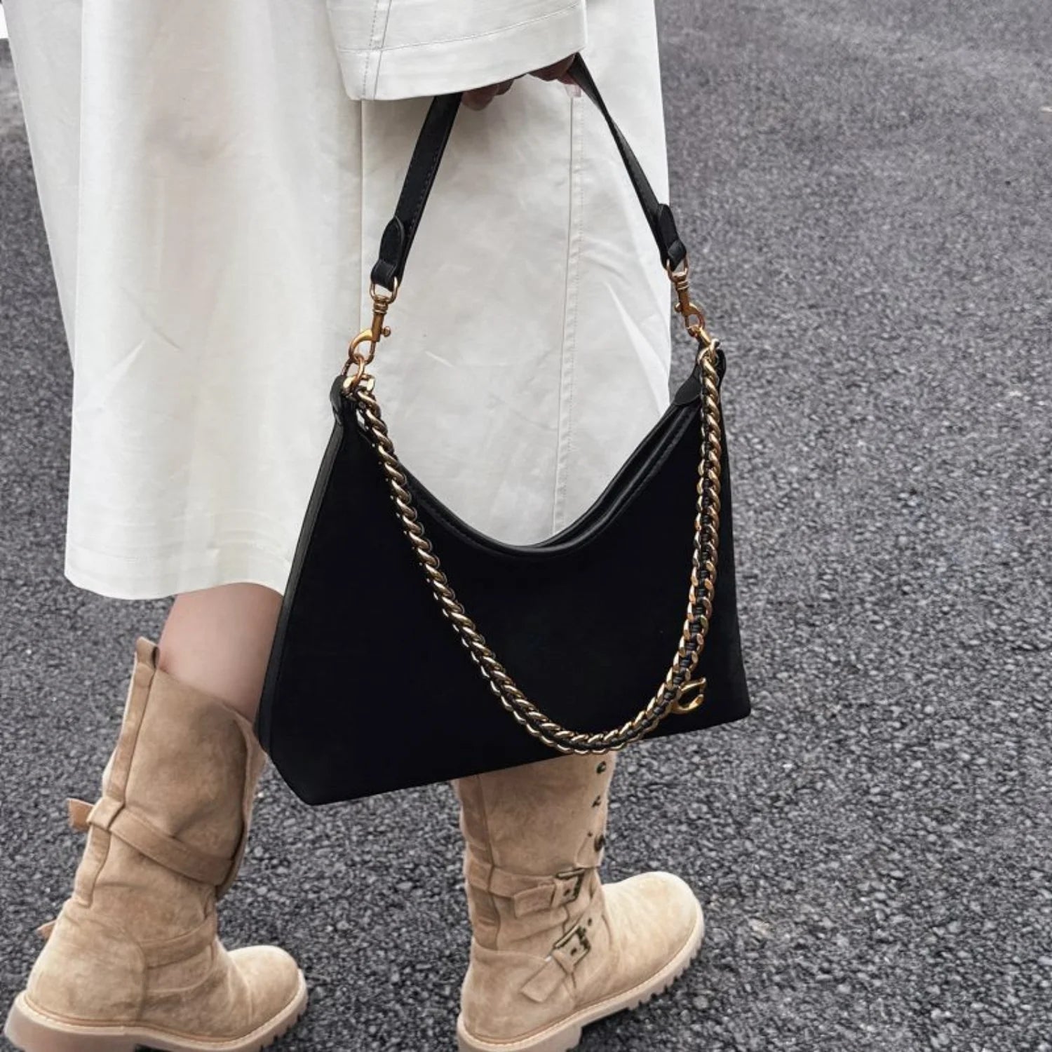 Women's New Light Luxury Fashionable High-End Black Suede Shoulder Crossbody Bag,Versatile for Commuting,Large Capacity Tote Bag