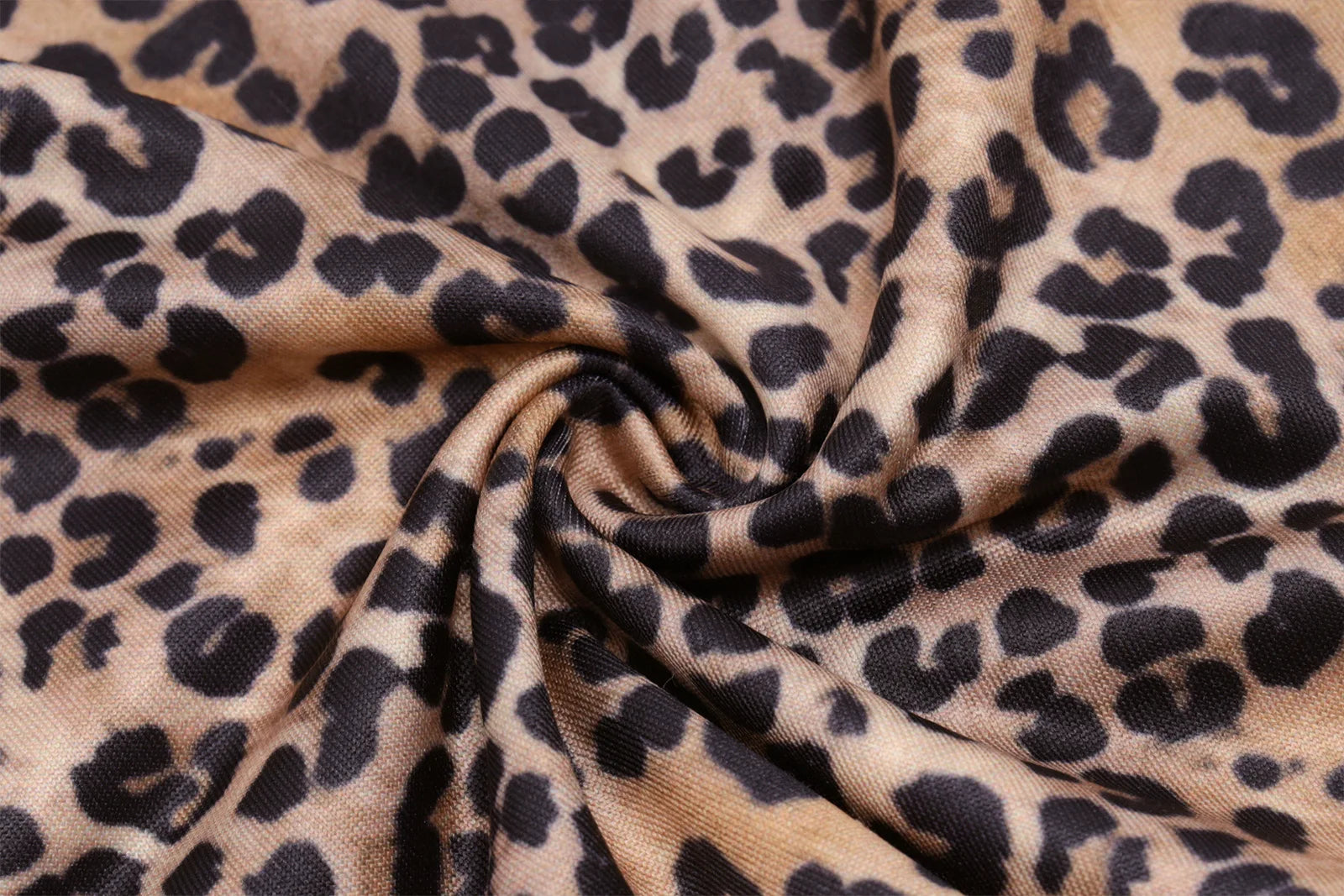 Nahla Leopard Halter Shorts Set Two-piece