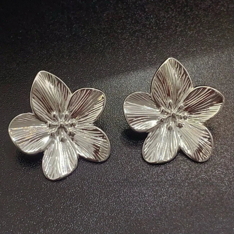 Fleur Vintage Flower Stud Earrings