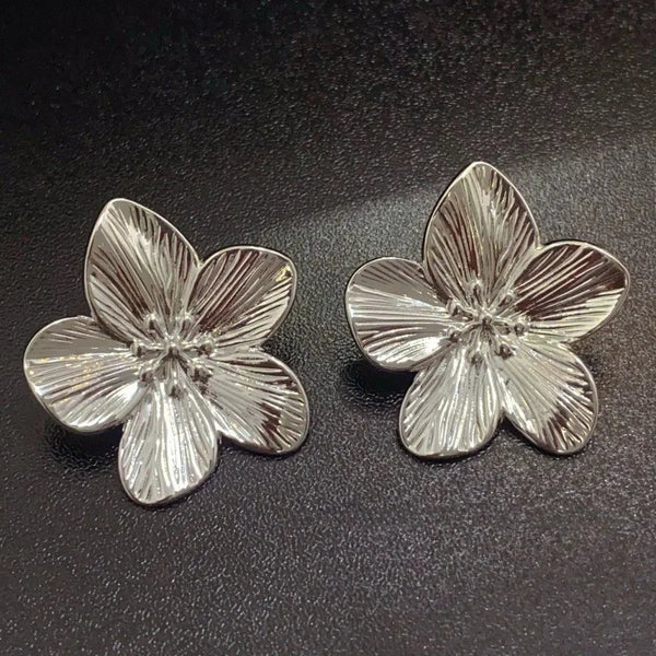 Fleur Vintage Flower Stud Earrings