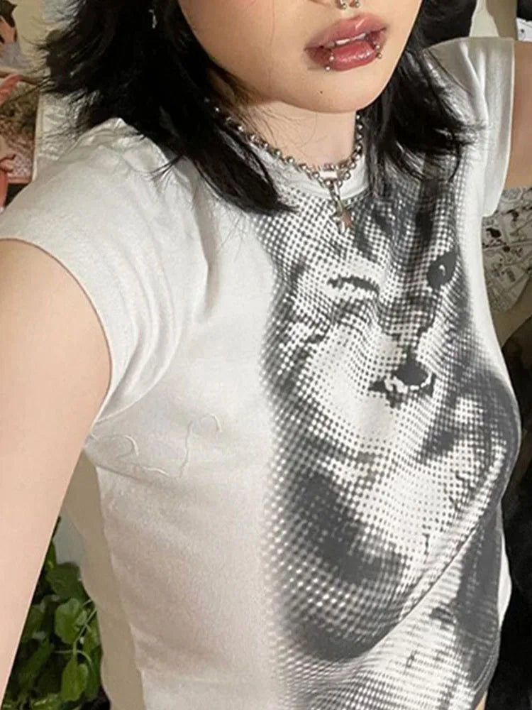 Yuki Graphic Crop Tee Secondary image
