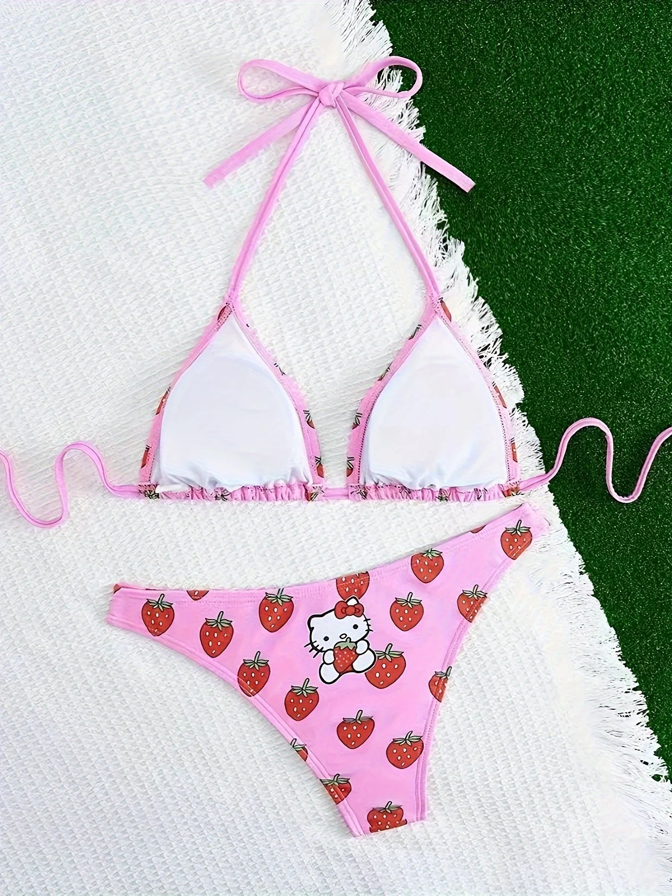 2 pcs/a set Hello Kitty Strawberry Cute Cartoon Gir Bikini Small Breast Gathers Beach Vacation Style