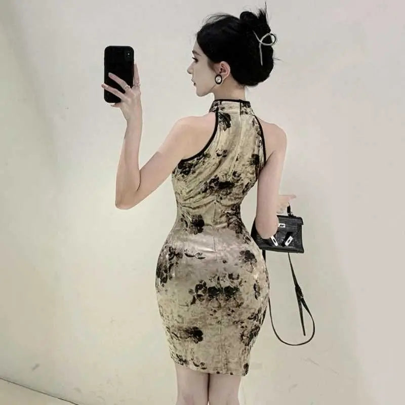 Meilin High-Slit Sleeveless Qipao Maxi Dress Secondary image