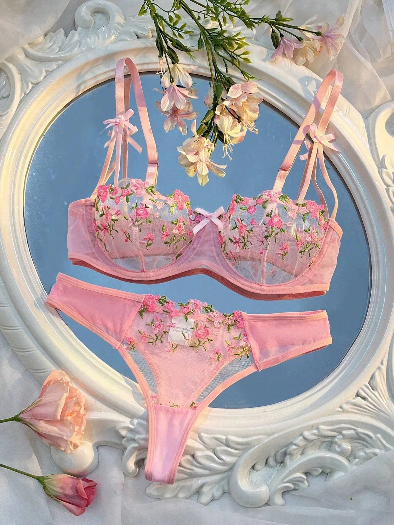 Aminta Floral Embroidery Bra & Panty Lingerie Two-piece Secondary image