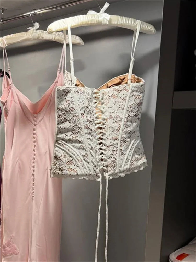 Tossy Summer Sexy Lace Vest Top For Women Hollow Out Bandage Fashion Patchwork Backless Cropped Top Female Lace Camisole Tops
