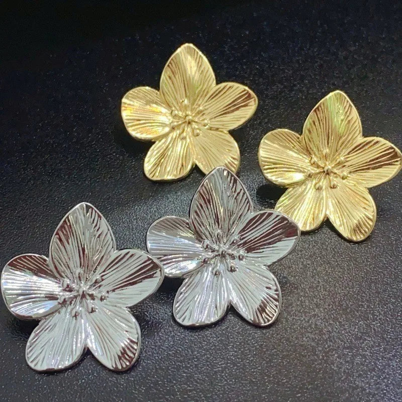Fleur Vintage Flower Stud Earrings