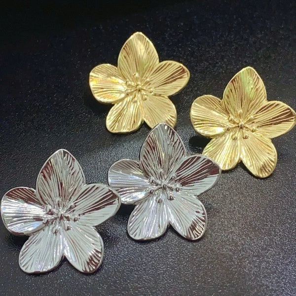 Fleur Vintage Flower Stud Earrings