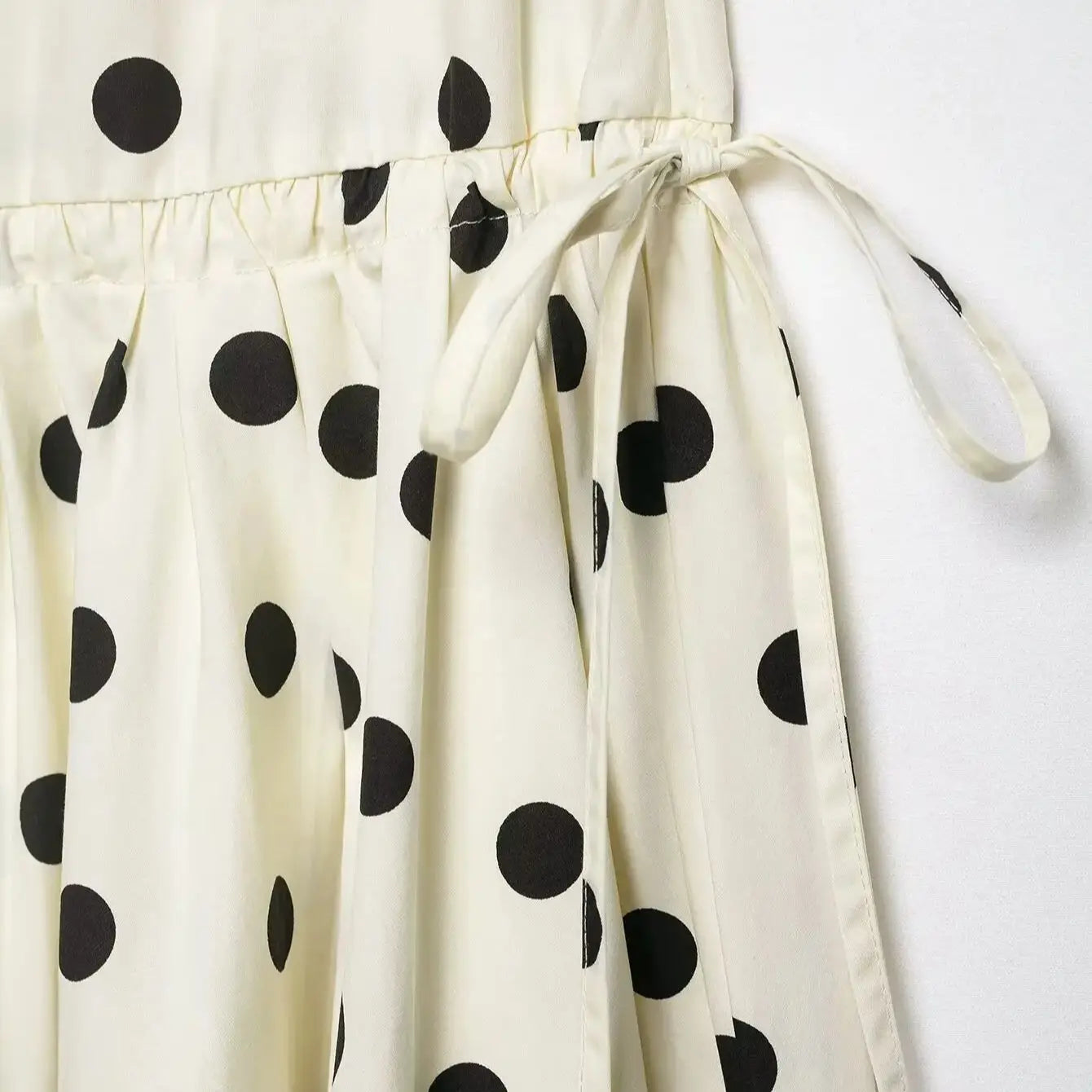 Women's Vintage Polka Dot Asymmetrical Hem Skirt White Black High Waist Drawstring Flowy Casual Midi Skirt Streetwear