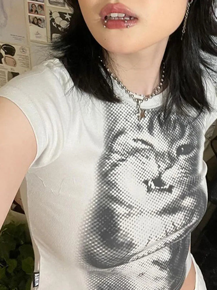 Yuki Graphic Crop Tee