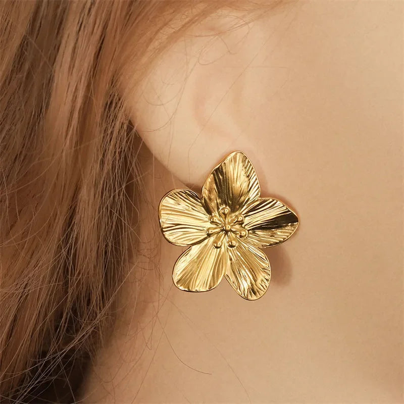 Fleur Vintage Flower Stud Earrings