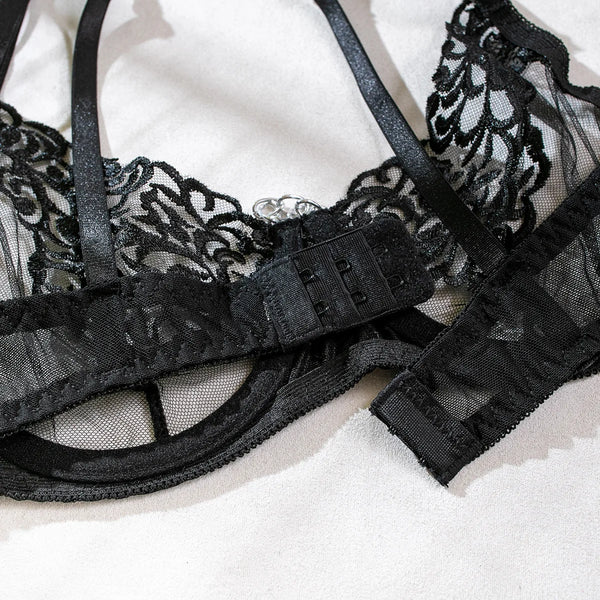 Oriane Floral Embroidered Chain-Trim Garter Lingerie Set