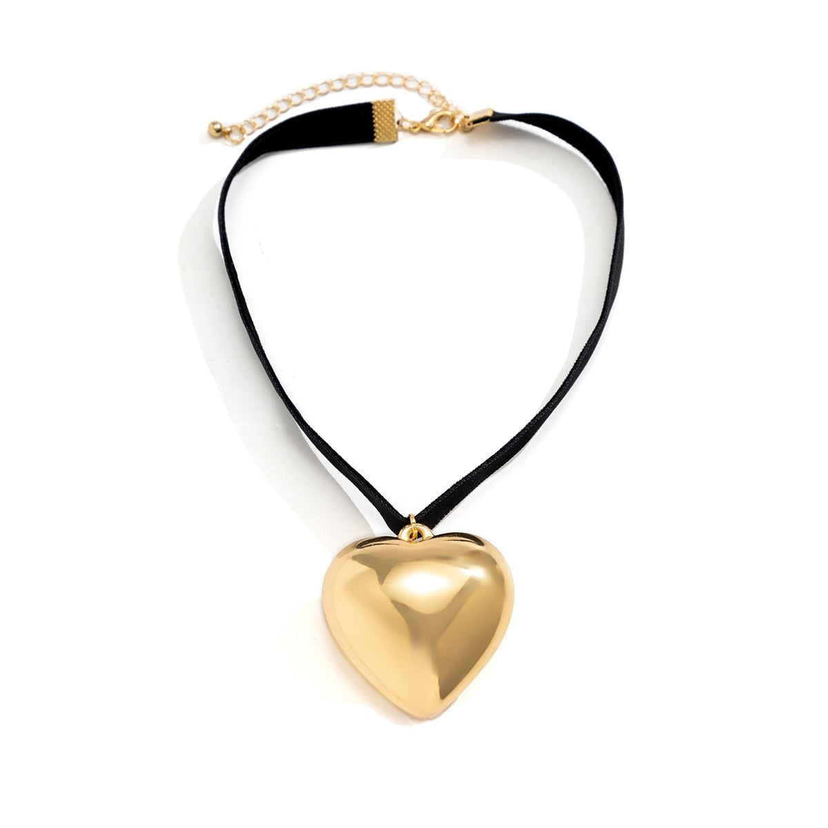 Cora Oversized Heart Velvet Choker Necklace