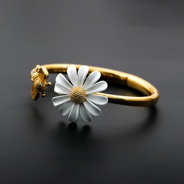 Cute Small Daisy Flower Stud Earrings Sweet Statement Asymmetrical Earrings