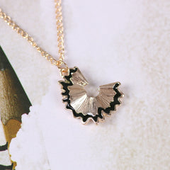 DIY New Creative Pencil Fragment Pendant Fashion Lady Necklace Black Red Pencil Shavings Alloy Pendant Girl Jewelry Gift Hot