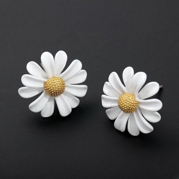 Cute Small Daisy Flower Stud Earrings Sweet Statement Asymmetrical Earrings