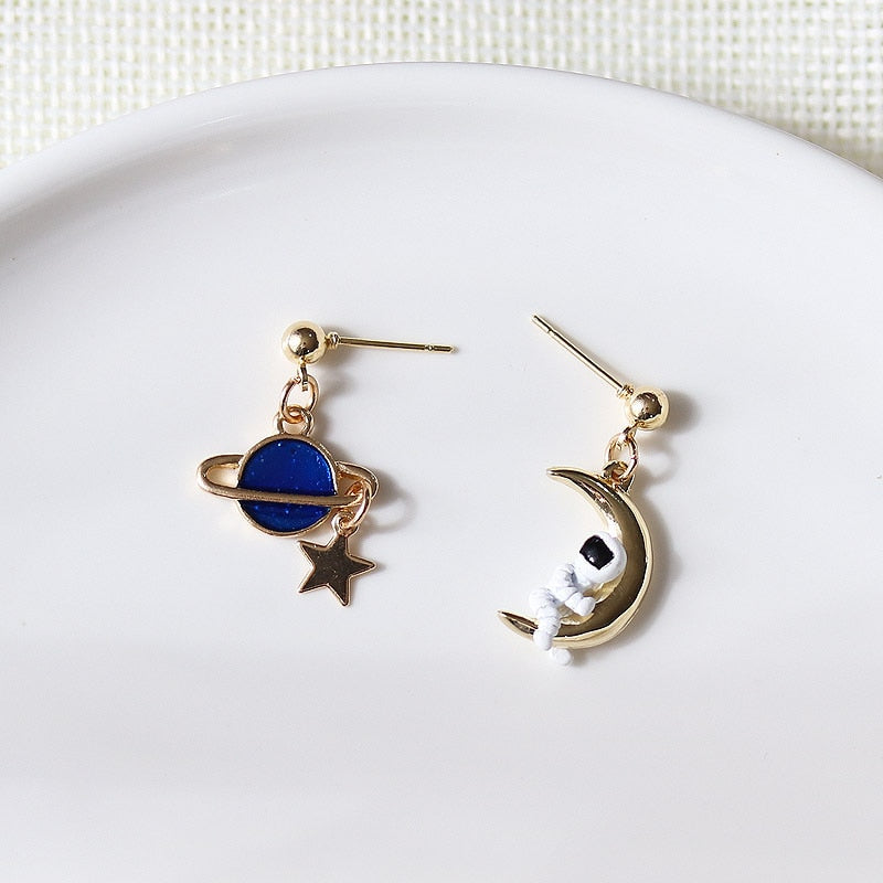 Creative Cute Design Universe Planet Star Astronaut Tassel Drop Earrings For Women Girls Hollow Circle Crystal Pendant Jewelry