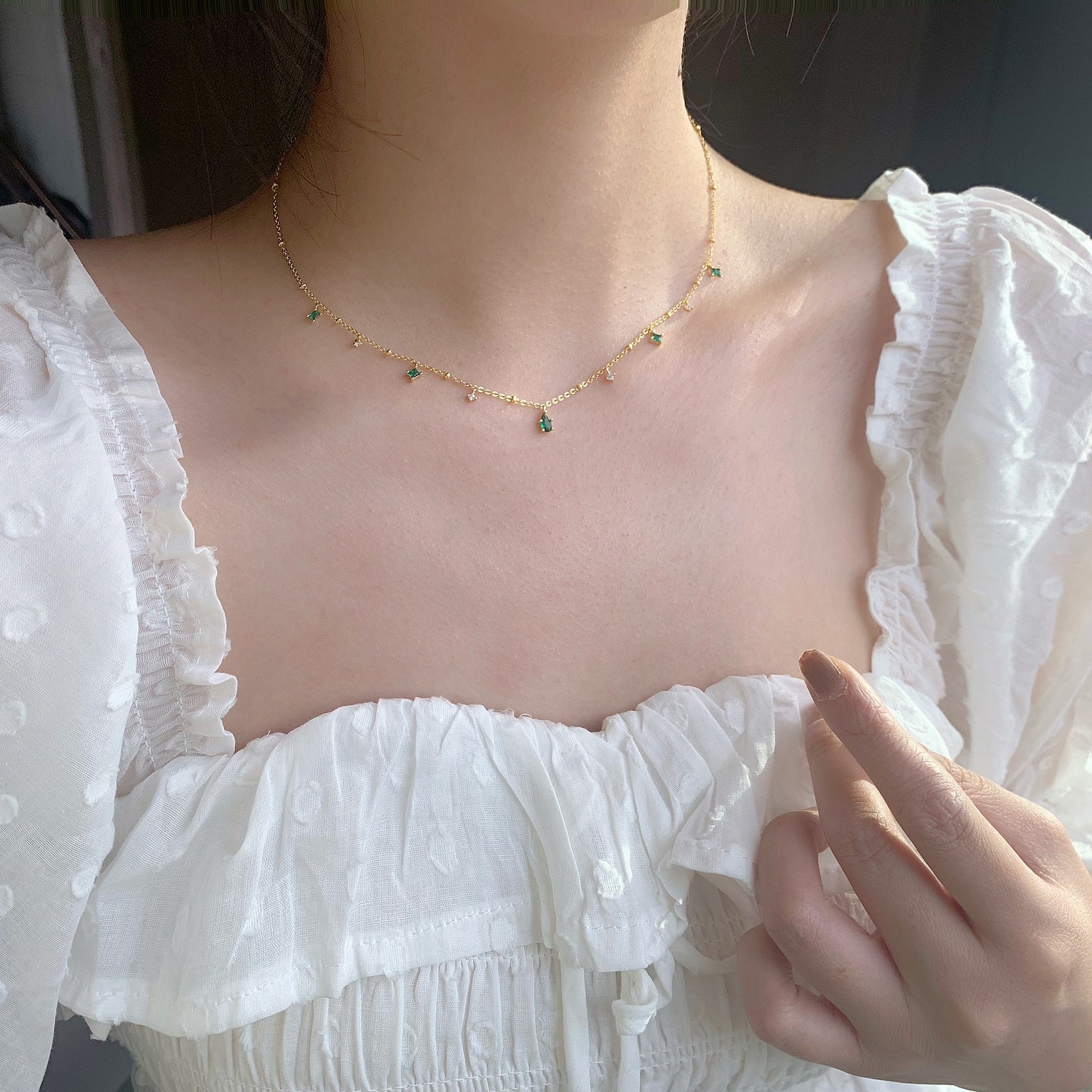 Retro Emerald Inlaid Rhinestone Necklace