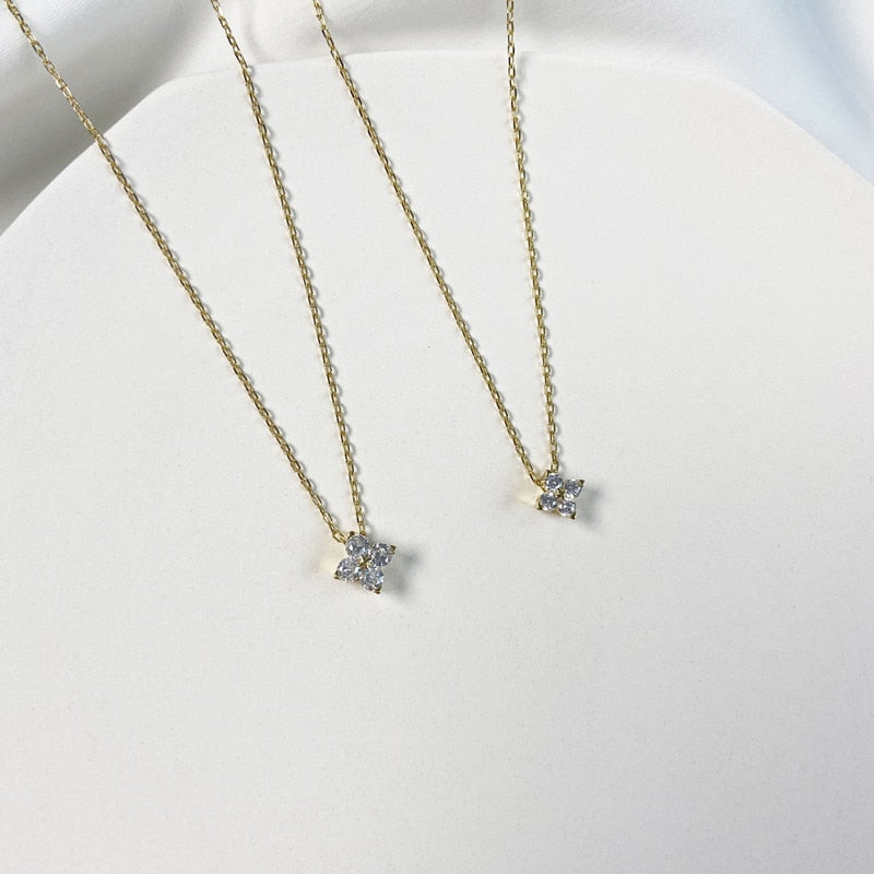 French Cute Four-Leaf Flower Pendant Necklaces