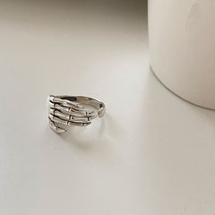 Harper's Creative Skeleton Ring: Rock Vintage with Trend Punk Style