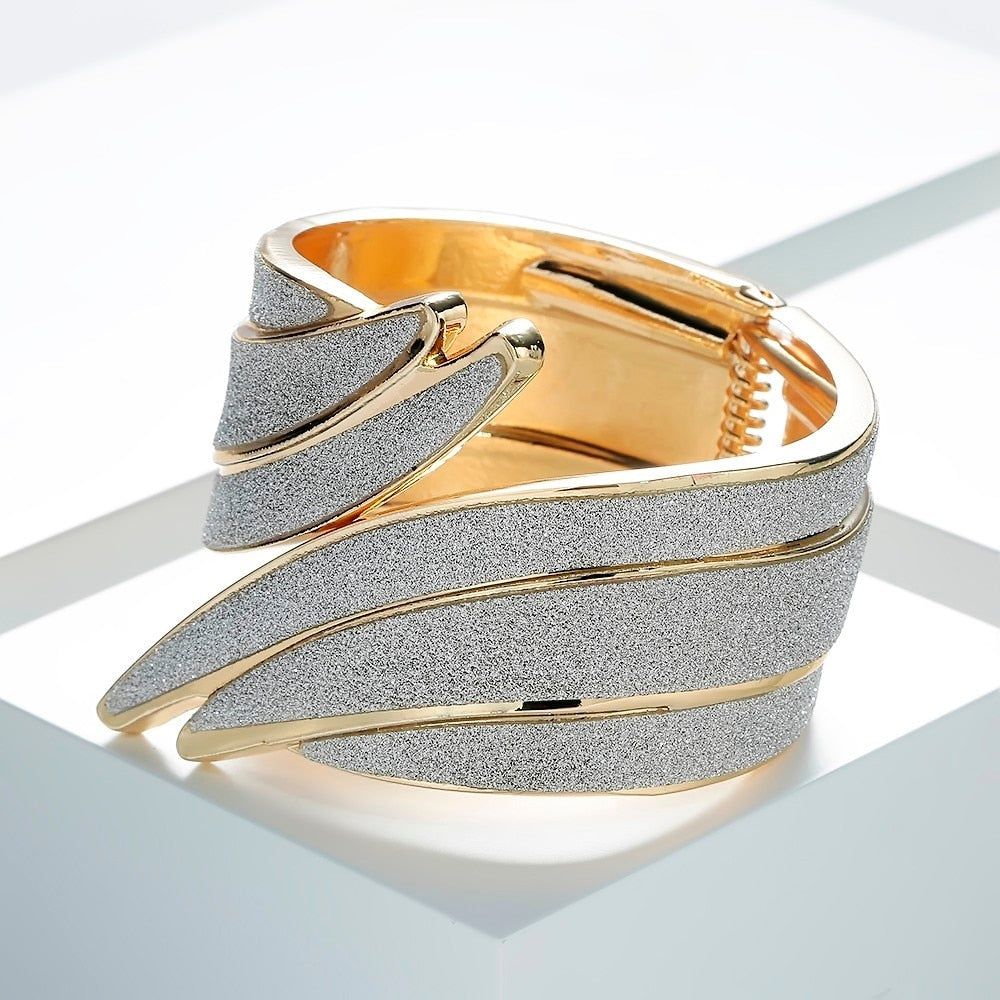 Unique Design Metal Cuff Gold Color Feather Width Charm Bangle Secondary image