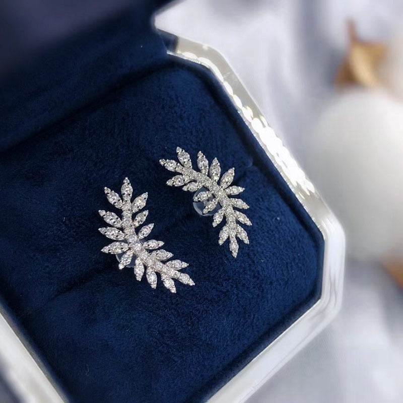 Huitan Small Fresh Leaves Earrings with CZ Stone Aesthetic Jewelry for Women Silver Color Fashion Earrings Wedding Accessories
