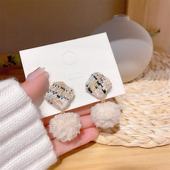 South Korea web celebrity super fairy temperament elegant Hyun fashion fashion earrings delicate purple flowers rose earrings