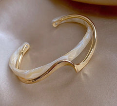 White Shellfish Board Bend Metal Geometric Overlap Acetic Resin Open Bangle