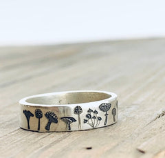 2021 New Vintage Mushroom Ring For Women Men Bohemian Delicate Handmade Carved Flower Ring Engagement Wedding Band Jewelry Gift