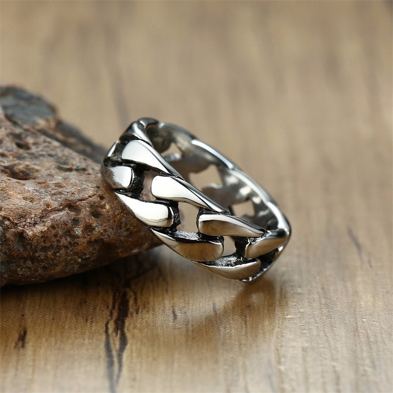 Graceful Grace: The Stylish Steel Ring Cuban link