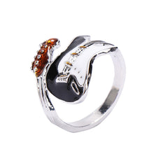 Punk Style Personality Exaggeration European Lovers&#39; Black White Color Oiled Guitar Ring Finger Jewelry