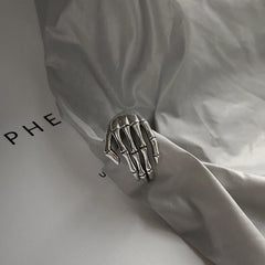 Harper's Creative Skeleton Ring: Rock Vintage with Trend Punk Style