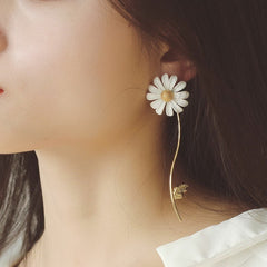 Cute Small Daisy Flower Stud Earrings Sweet Statement Asymmetrical Earrings