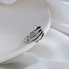 Harper's Creative Skeleton Ring: Rock Vintage with Trend Punk Style