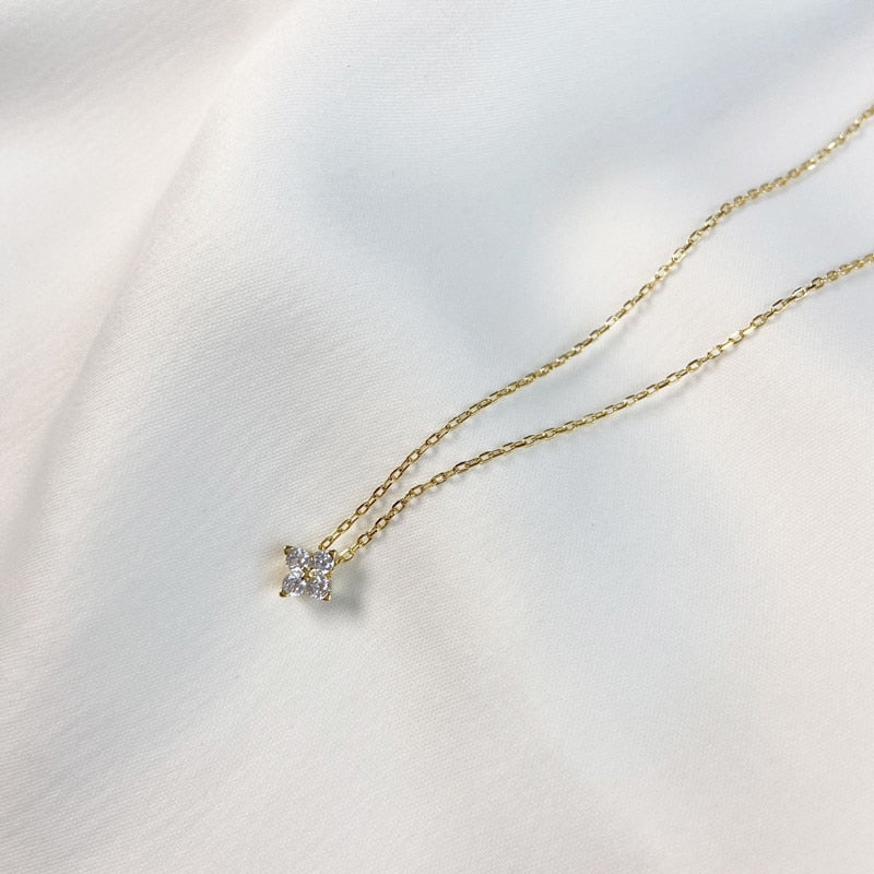 French Cute Four-Leaf Flower Pendant Necklaces
