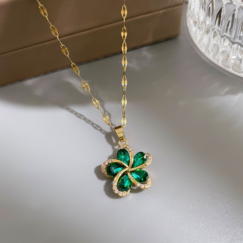 Green Zircon Flowers Pendant Necklace Secondary image