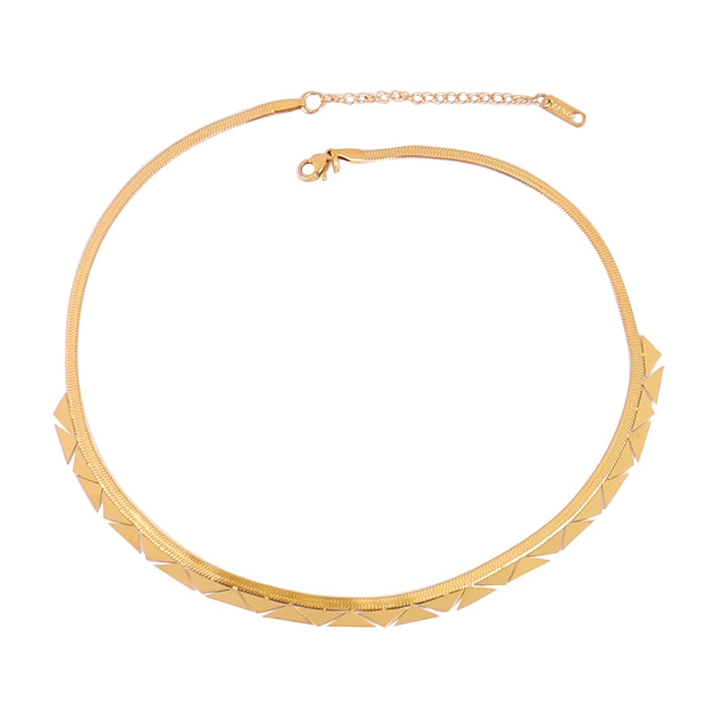 Round Geometric Pendant Necklace Choker