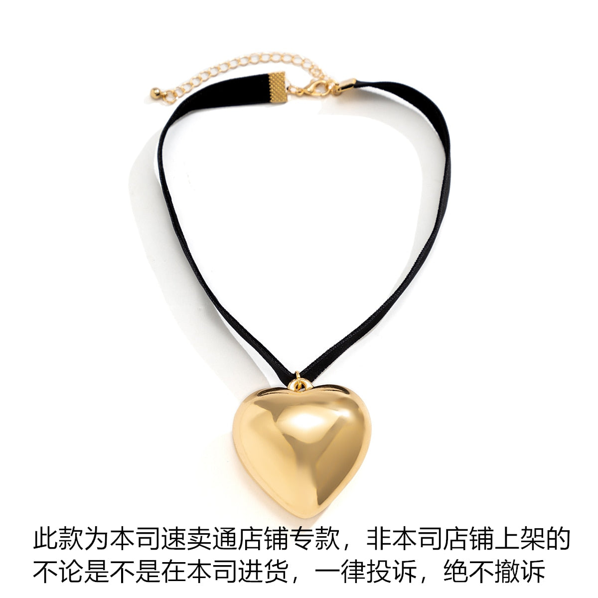 Cora Oversized Heart Velvet Choker Necklace