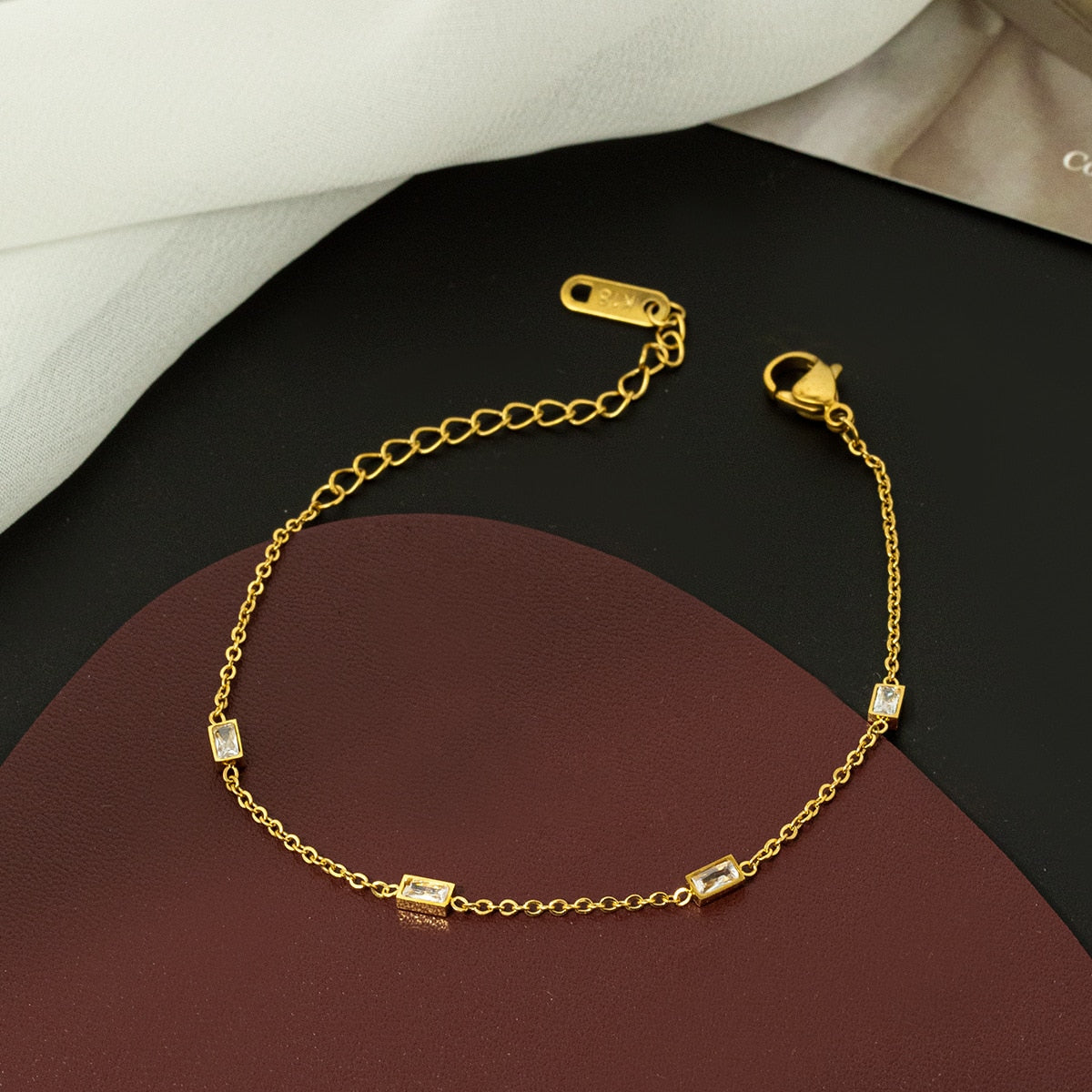 Upscale Jewelry Geometry Square Charms Bracelet Main image