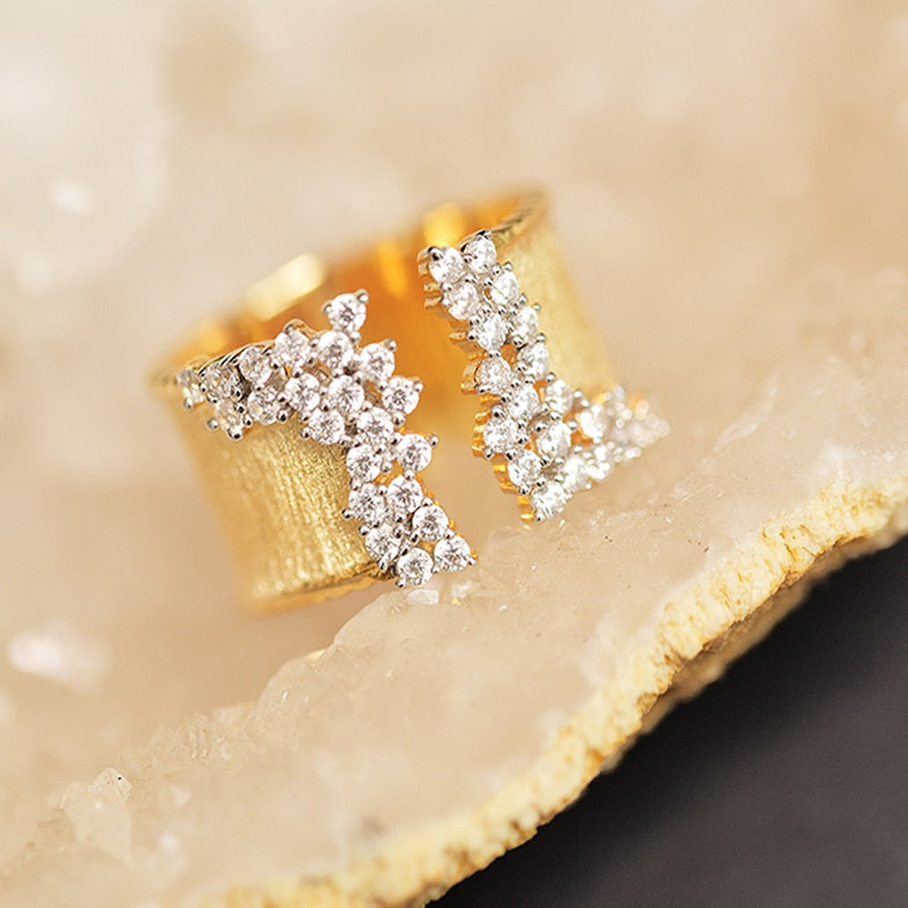 Finger Ring with CZ Stone Wiredrawing Effect Gold Color Wide Rings Luxury Female Jewelry Party