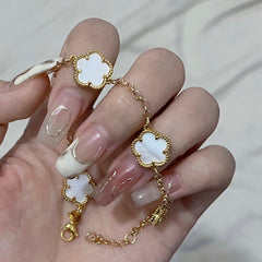 2023 Hot Selling New Design Simple Natural White Shell Five-leaf Petal Flower Bracelet Women&#39;s High Quality Jewelry Gift