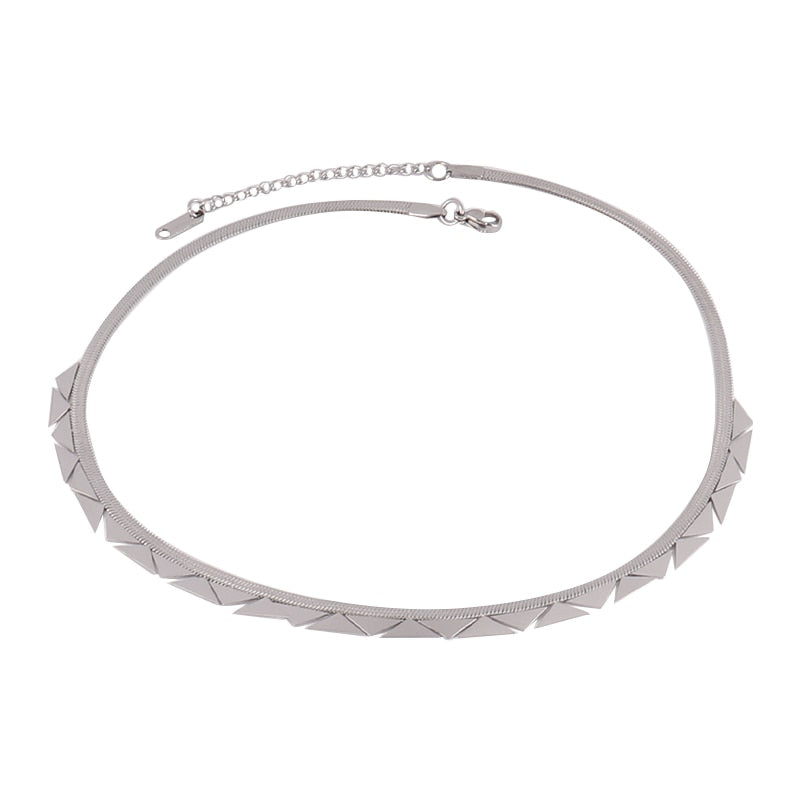 Round Geometric Pendant Necklace Choker