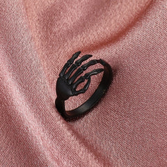 Harper's Creative Skeleton Ring: Rock Vintage with Trend Punk Style