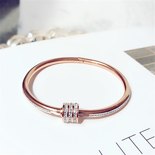White Shellfish Board Bend Metal Geometric Overlap Acetic Resin Open Bangle