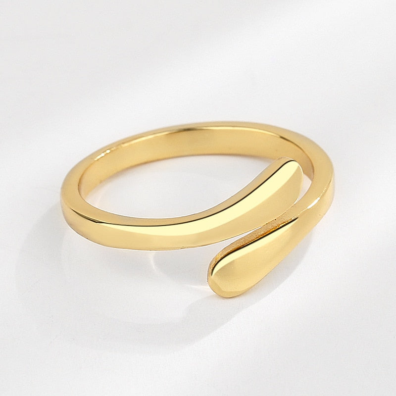 Bella's Zircon Hug Rings: A Perfect Gift for the Perfect Hug