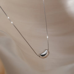 Fashion Butterfly Necklace for Women Pop Butterfly Pearl Pendant
