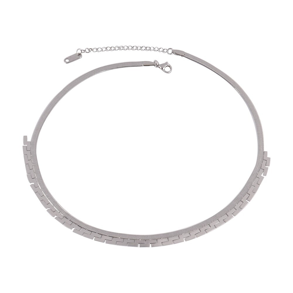 Round Geometric Pendant Necklace Choker