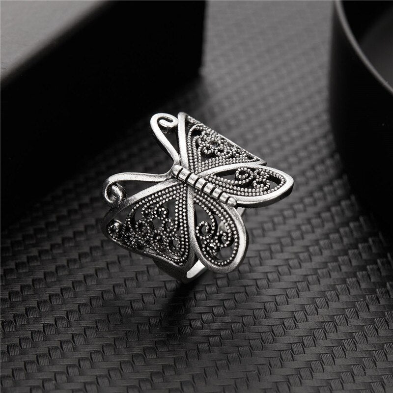 The Editha's Punk Love Octopus Ring Secondary image